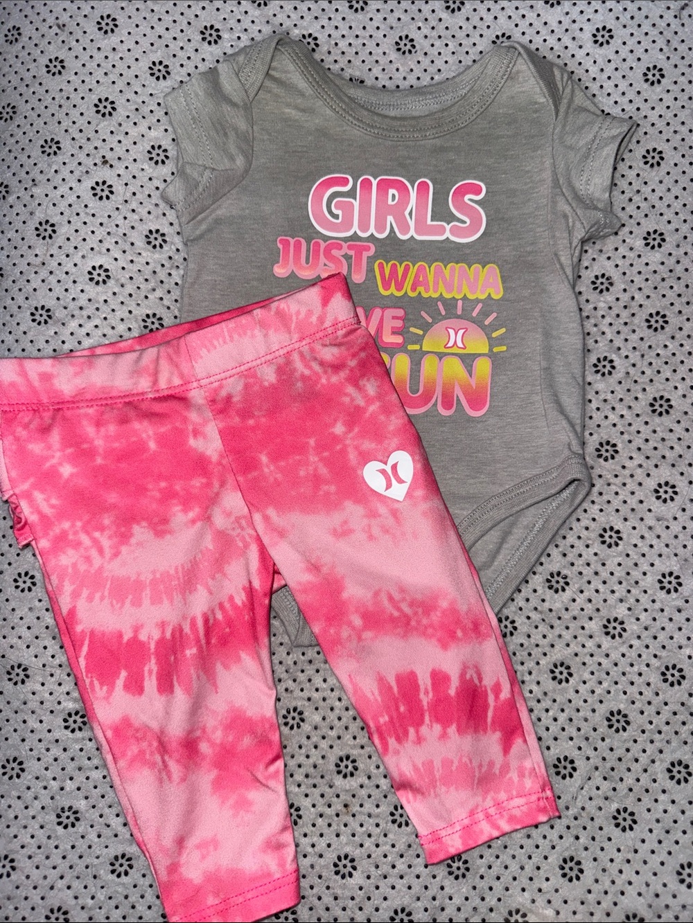 🛍CUTE Little GIRLS HURLEY OUTFIT SIZE 3  MONTHS 🛍